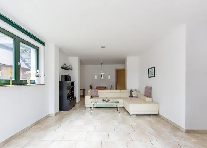 Appartement With Terrace Eisfeld