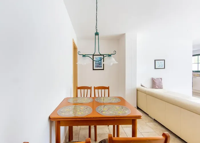 With Terrace Appartement Eisfeld